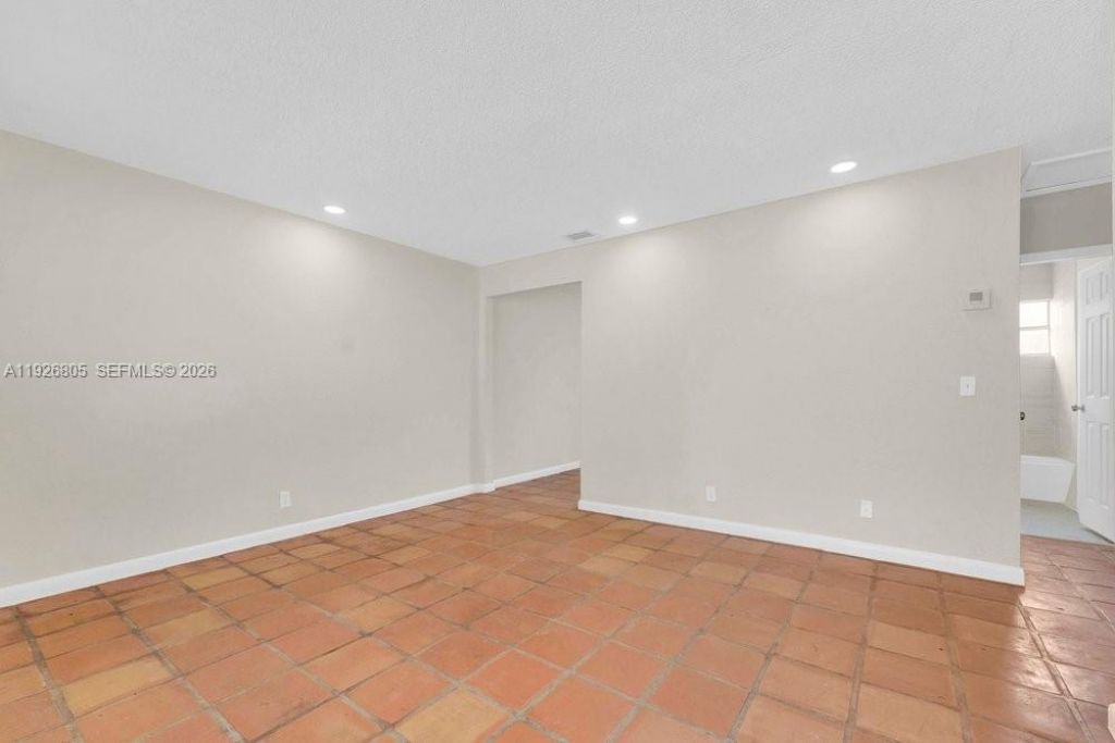 417 SW 3rd St, Hallandale Beach, FL 33009 Photo