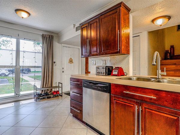 3331 Farragut St, Unit 8A, Hollywood, FL 33021