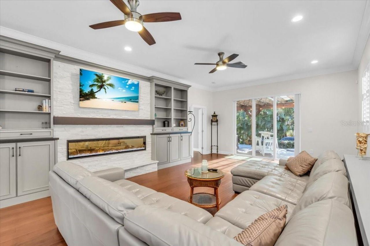 2224 Tami Sola Street, Sarasota, FL 34237 Photo