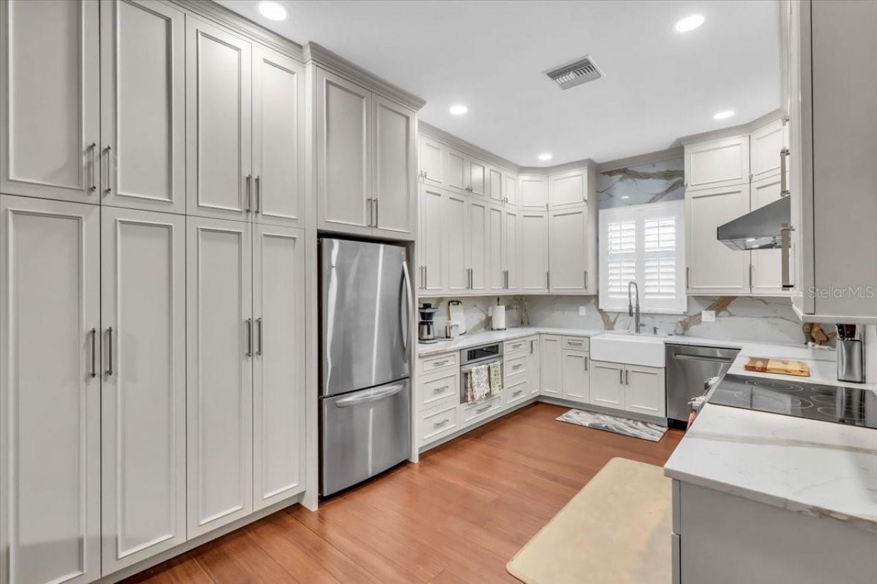 2224 Tami Sola Street, Sarasota, FL 34237 Photo