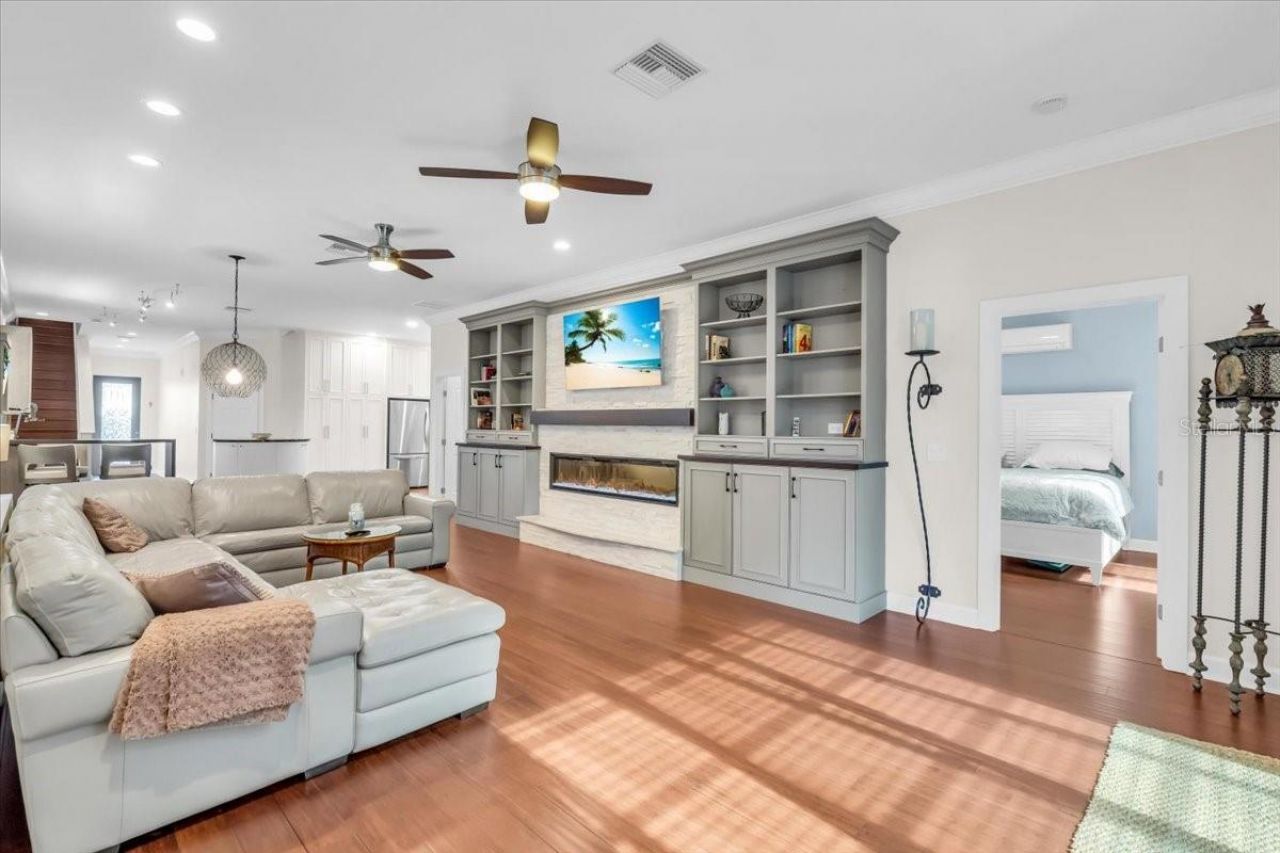 2224 Tami Sola Street, Sarasota, FL 34237 Photo