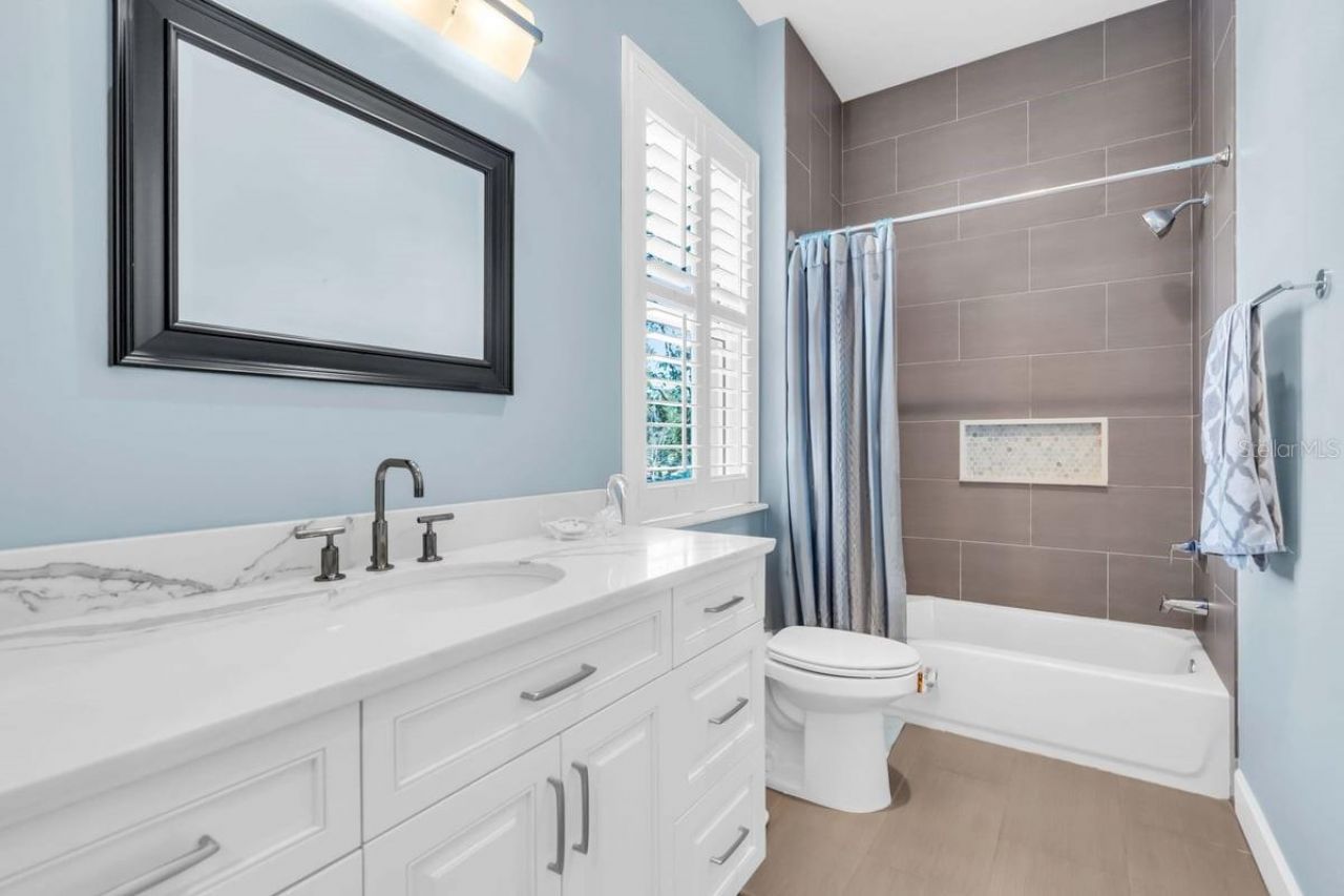 2224 Tami Sola Street, Sarasota, FL 34237 Photo