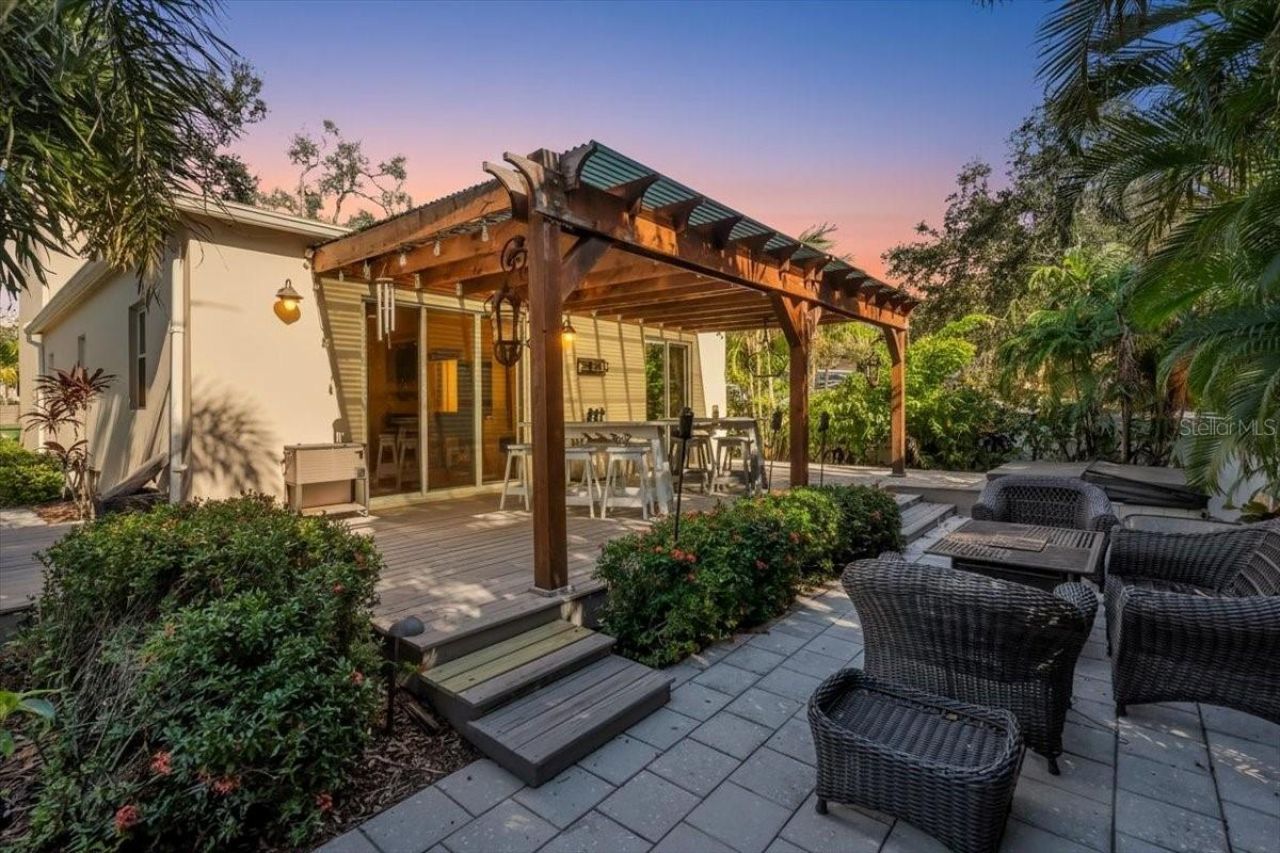 2224 Tami Sola Street, Sarasota, FL 34237 Photo