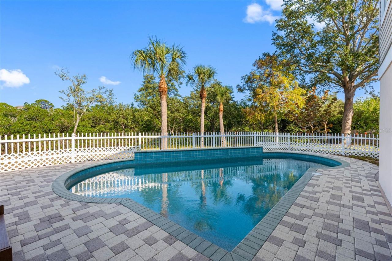 1580 Macchesney Drive, Tarpon Springs, FL 34689 Photo