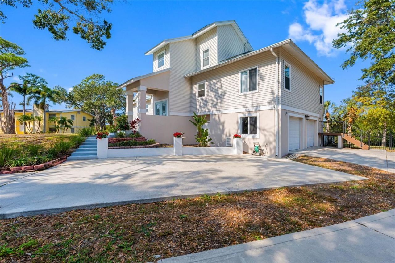 1580 Macchesney Drive, Tarpon Springs, FL 34689 Photo