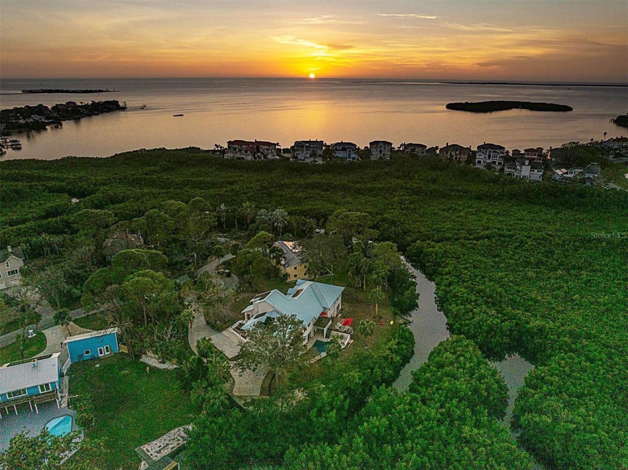 1580 Macchesney Drive, Tarpon Springs, FL 34689 Photo