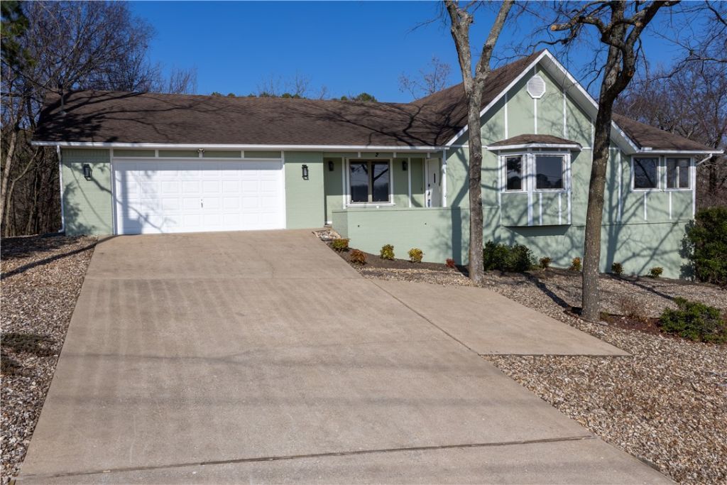 2 Boyce Circle, Bella Vista, AR 72715 Main Photo