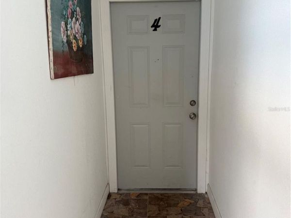 6715 N ARMENIA AVENUE, TAMPA, FL 33604