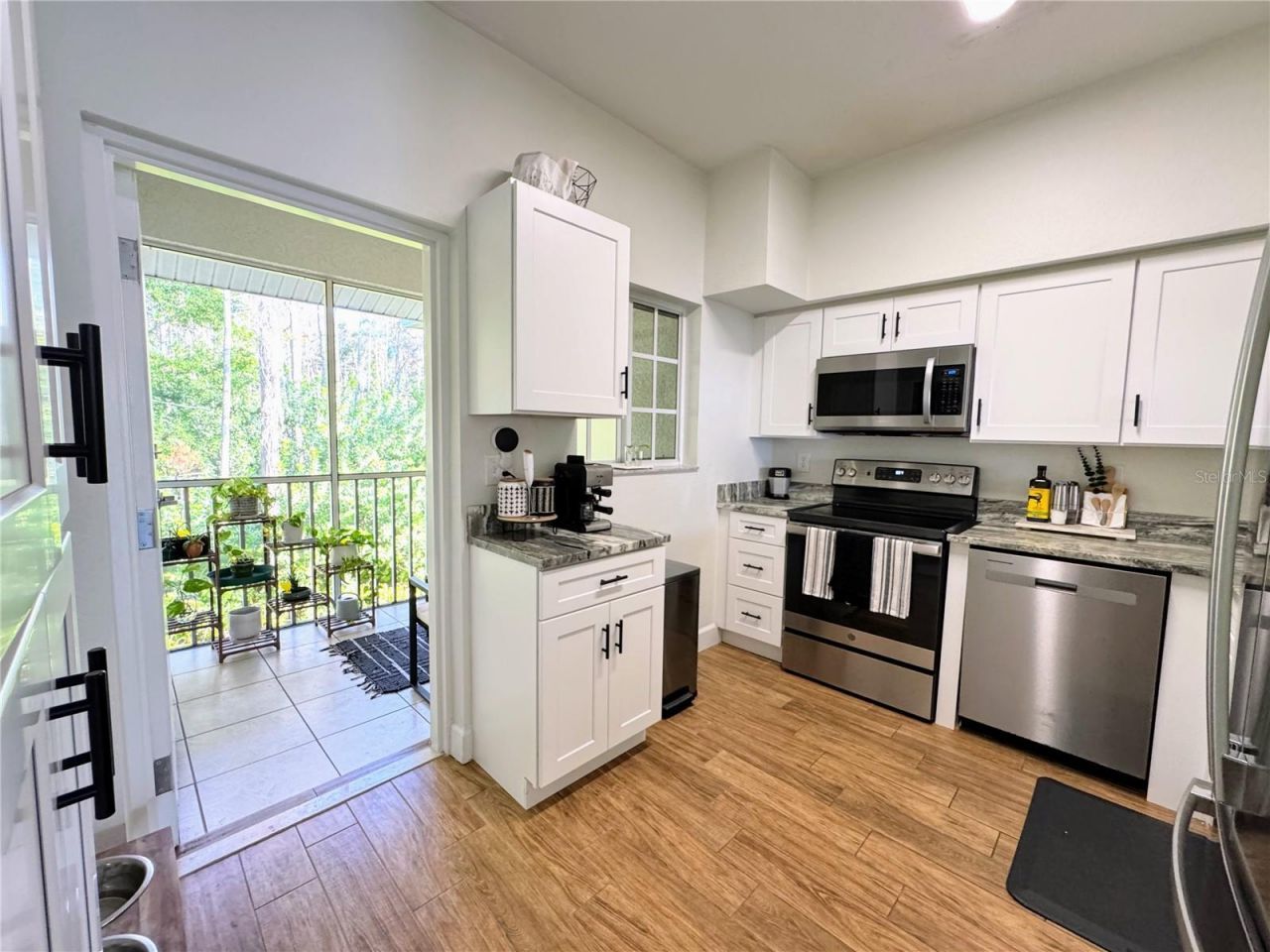 8423 Bernwood Cove Loop, Unit 410, Fort Myers, FL 33966 Photo