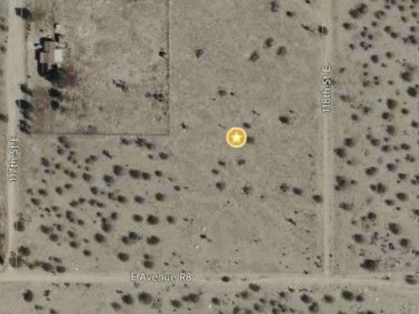 0 118th, Sun Village, CA 93543