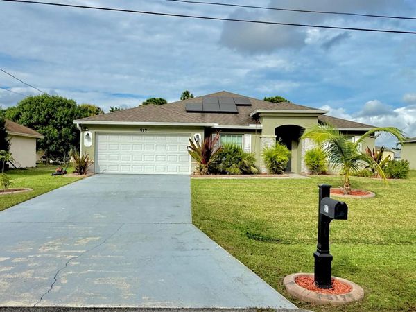 517 SW Fields Avenue, Port Saint Lucie, FL 34953