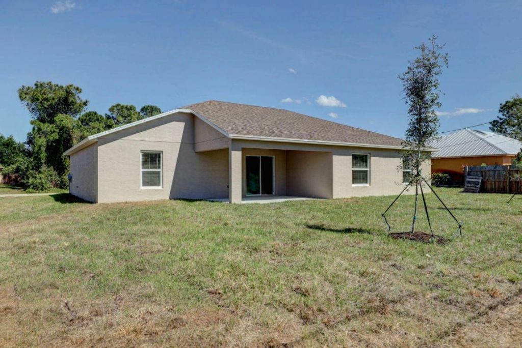 5737 NW Jigsaw Lane, Port Saint Lucie, FL 34986 Photo