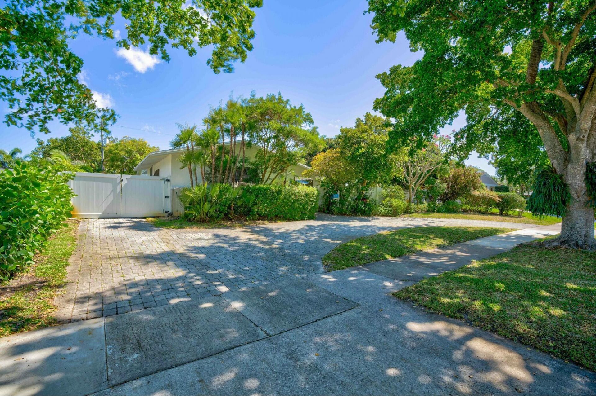547 Marlin Road, North Palm Beach, FL 33408 Photo