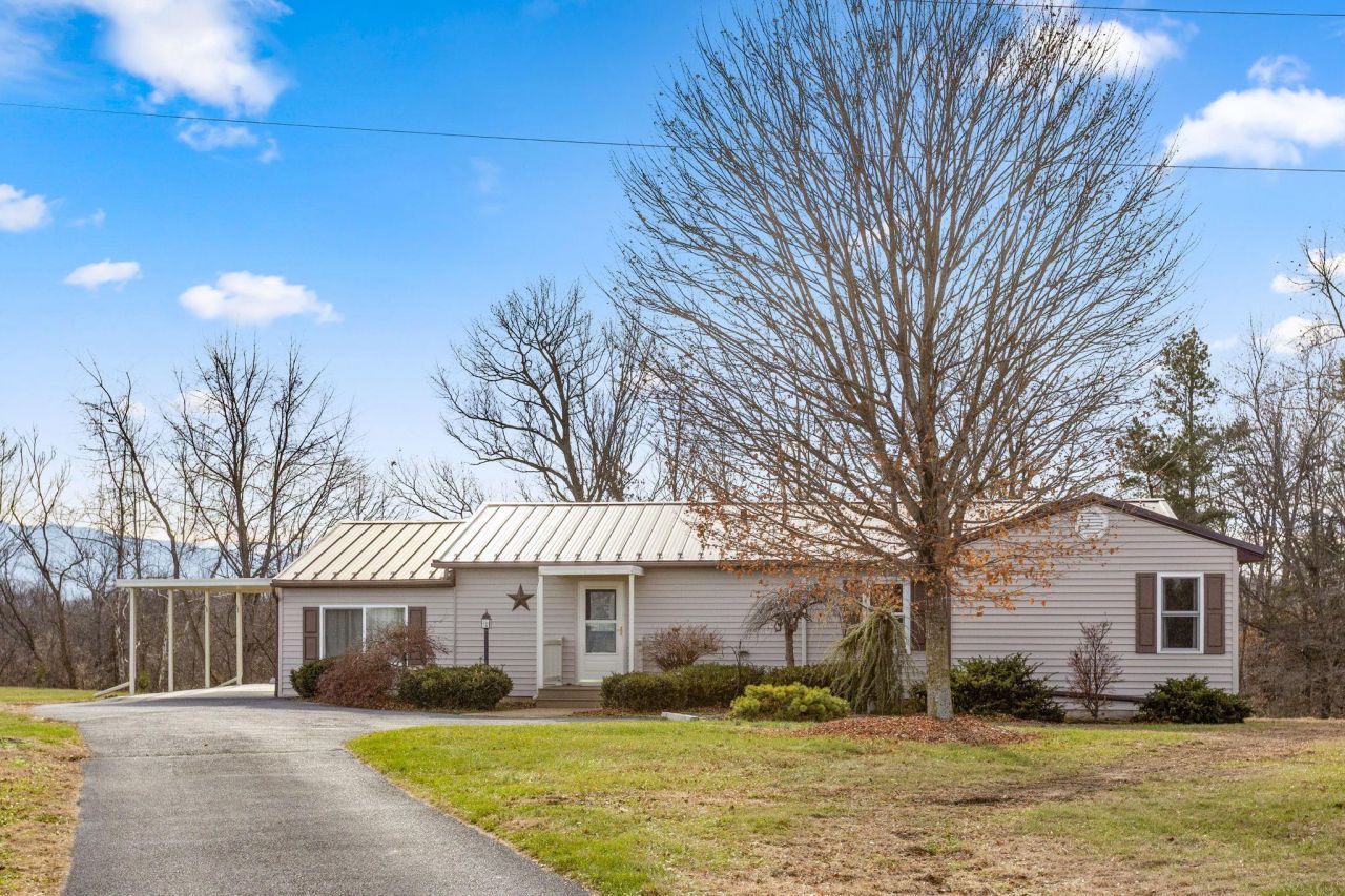 8086 Craun Dr, Grottoes, VA 24441 Main Photo