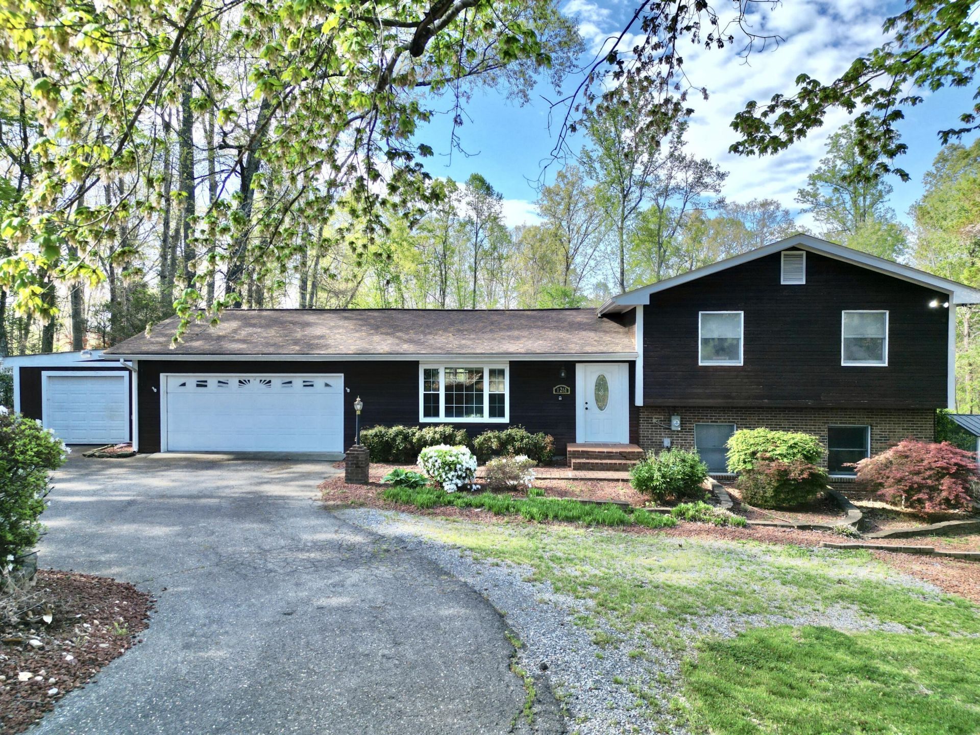 1261 Bearcreek Loop, Bedford, VA 24523 Main Photo