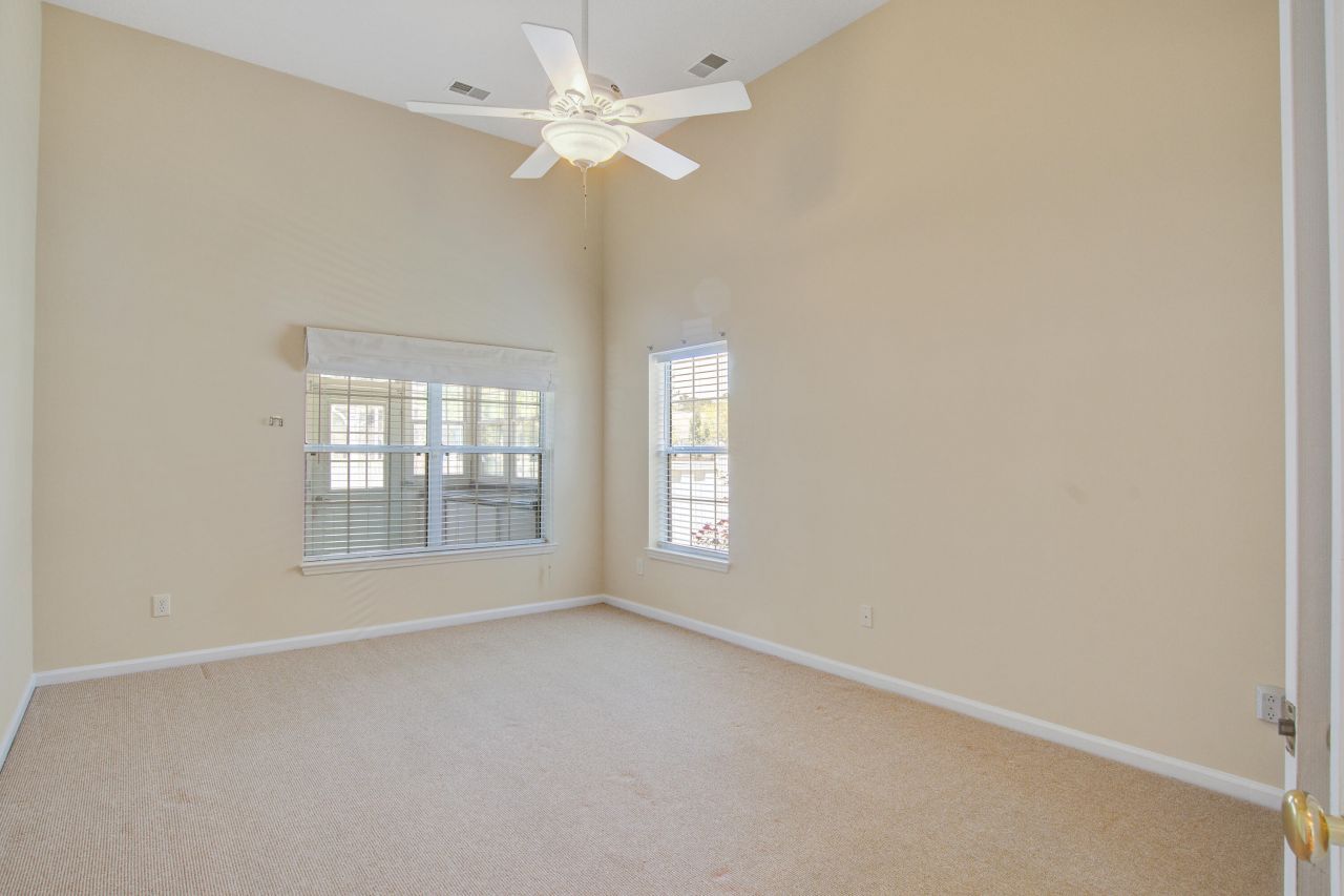 100 Cottage Path Lane Photo 10