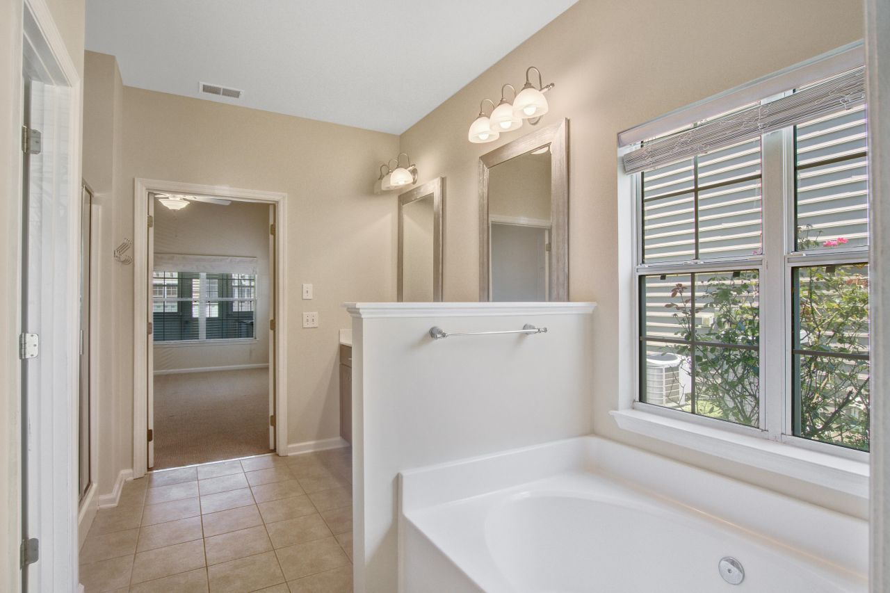 100 Cottage Path Lane Photo 13