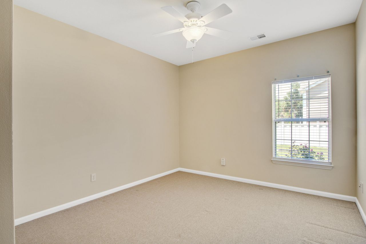 100 Cottage Path Lane Photo 24