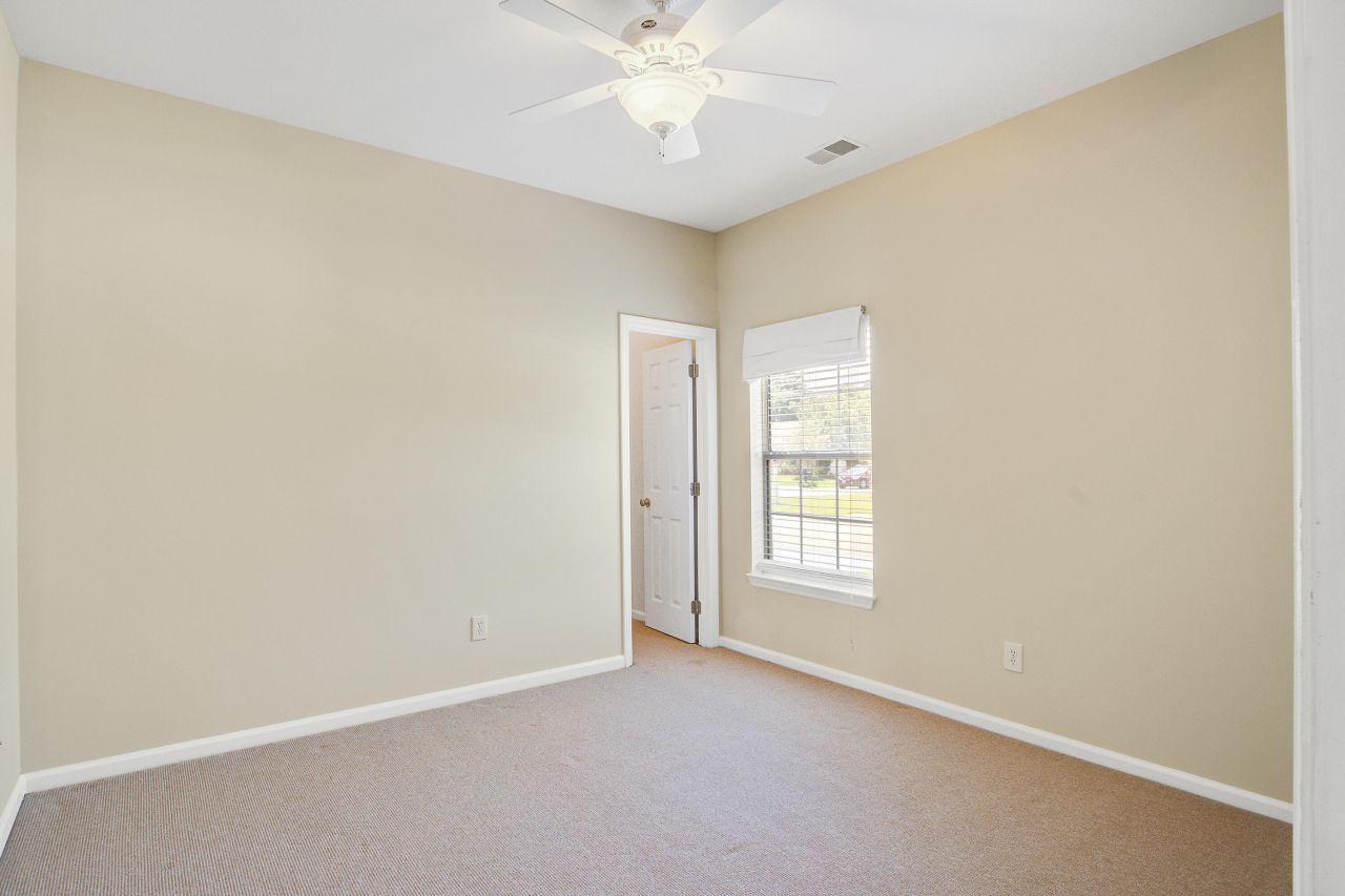 100 Cottage Path Lane Photo 27