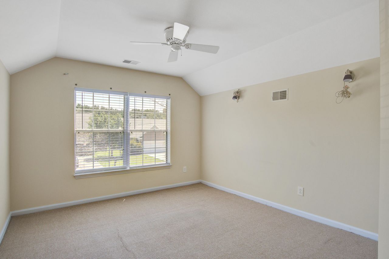 100 Cottage Path Lane Photo 32