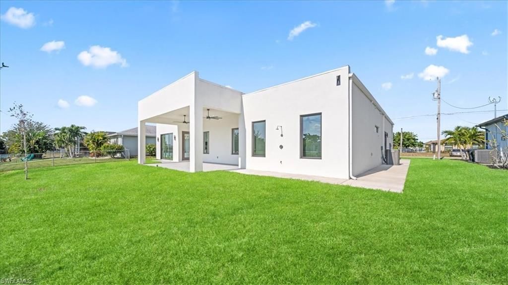 526 SE 4th St, Cape Coral, FL 33990 Photo