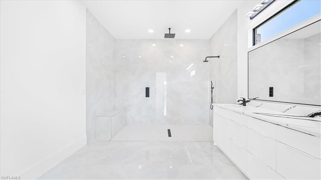 526 SE 4th St, Cape Coral, FL 33990 Photo