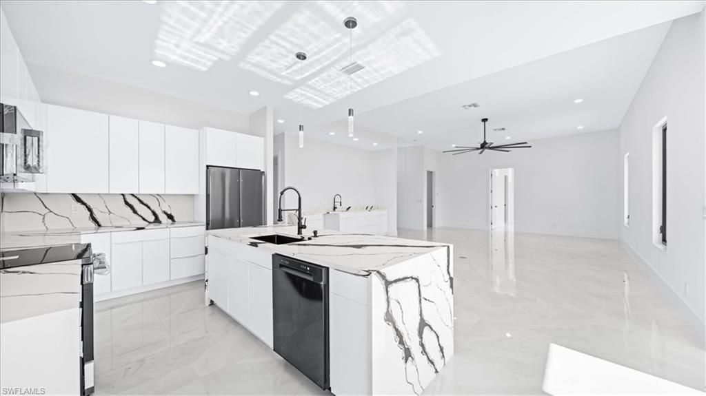 526 SE 4th St, Cape Coral, FL 33990 Photo