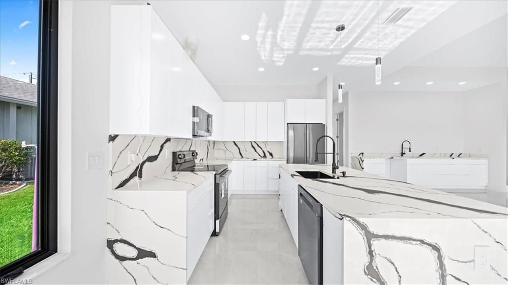 526 SE 4th St, Cape Coral, FL 33990 Photo