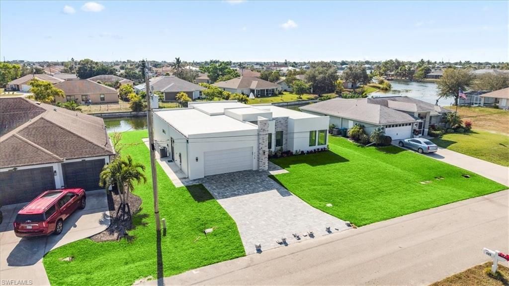 526 SE 4th St, Cape Coral, FL 33990 Photo