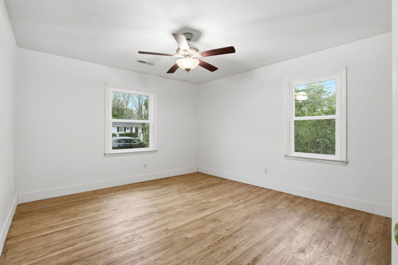 7031 Midland Drive Photo 13