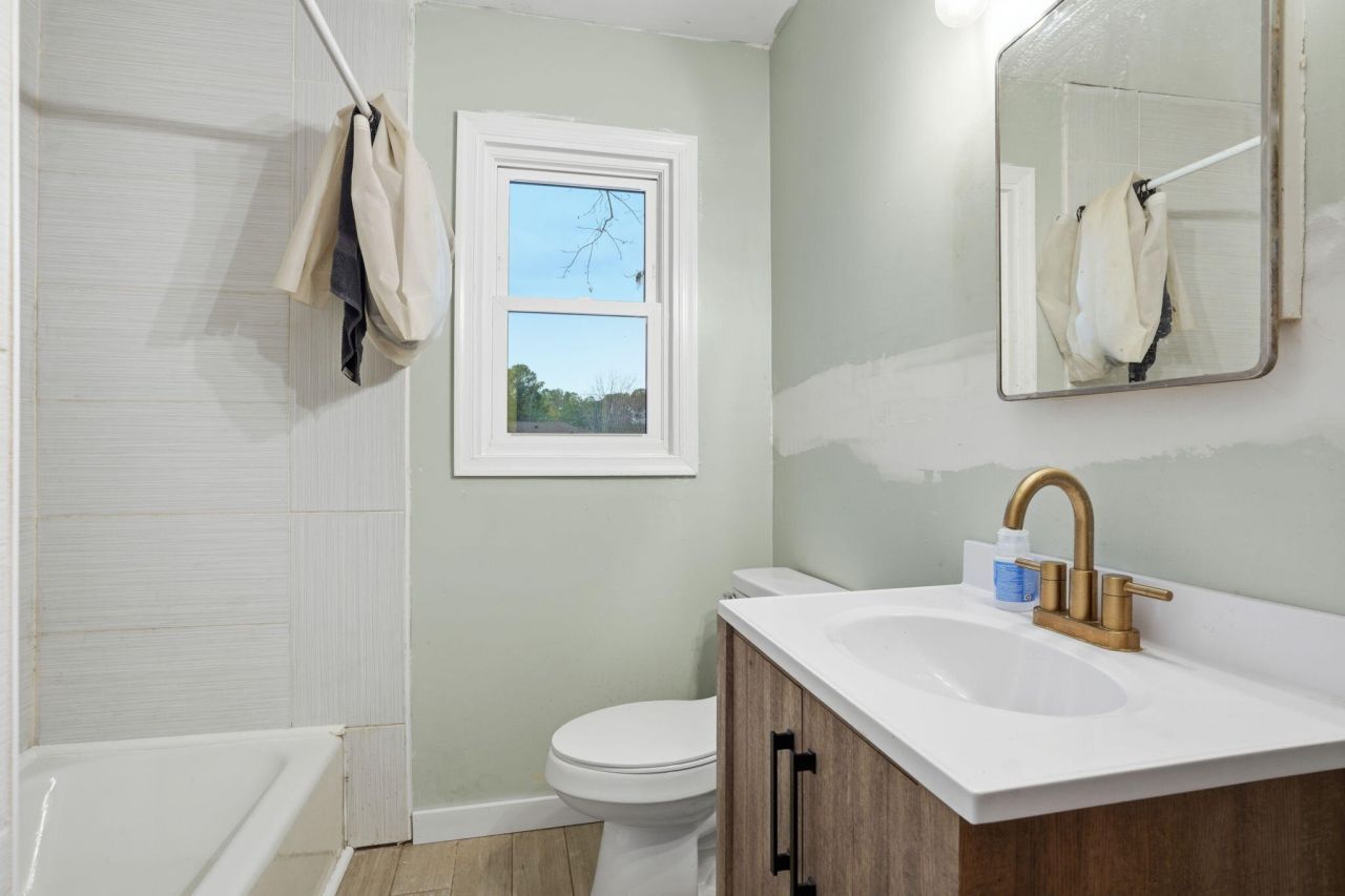 7031 Midland Drive Photo 17