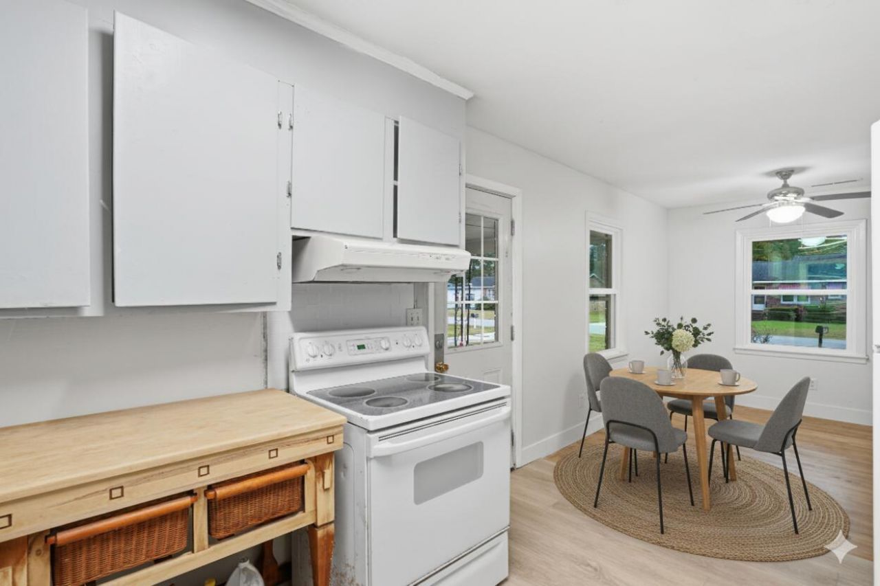 7031 Midland Drive Photo 5