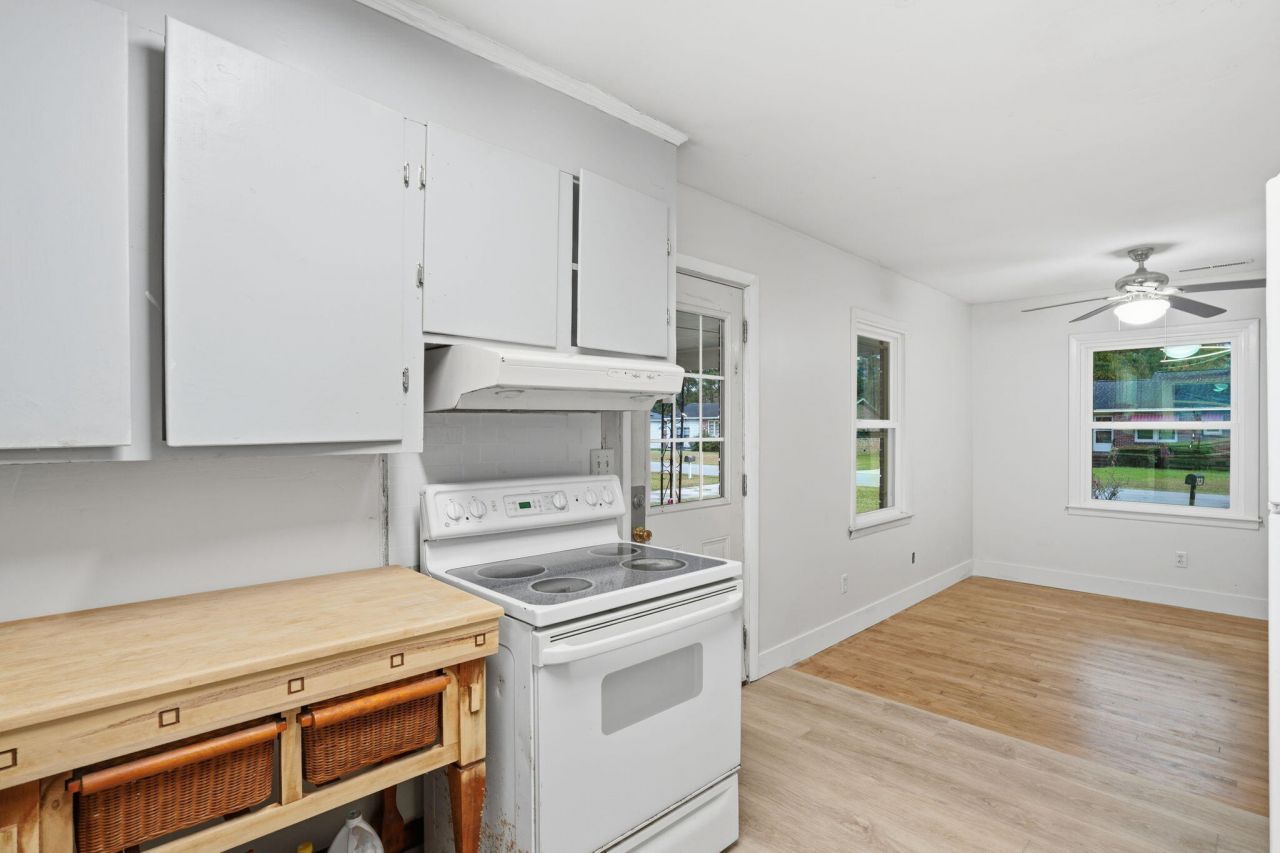 7031 Midland Drive Photo 6