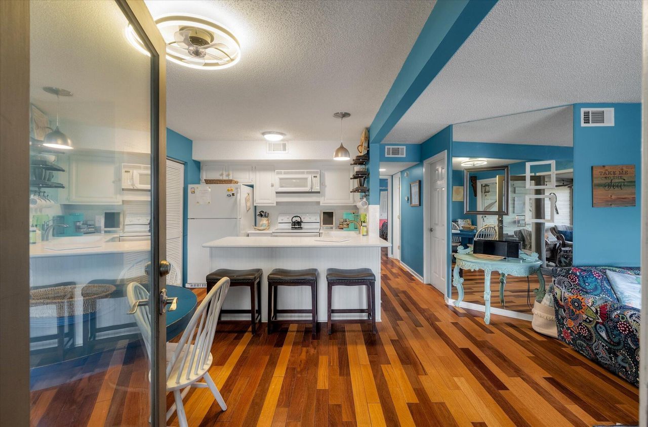 1619 Live Oak Park Photo 6