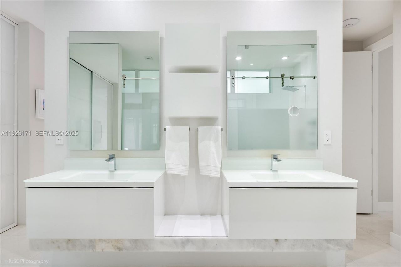 137 W Shore Dr W, Miami, FL 33133 Photo