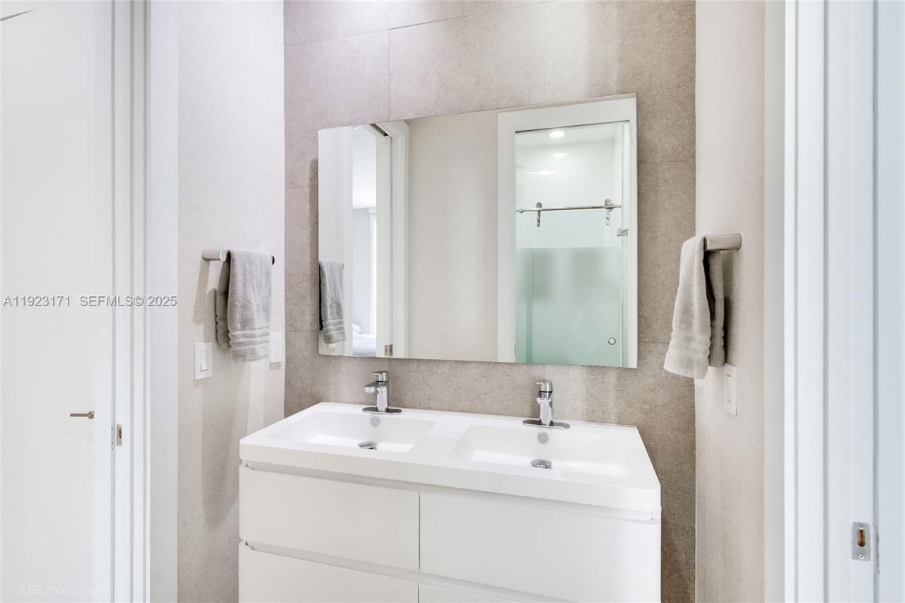 137 W Shore Dr W, Miami, FL 33133 Photo