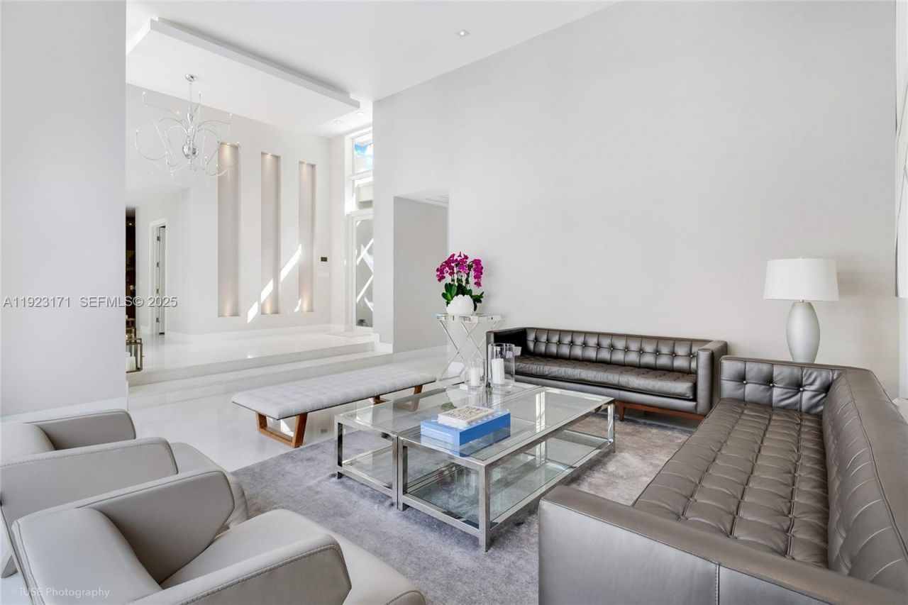 137 W Shore Dr W, Miami, FL 33133 Photo