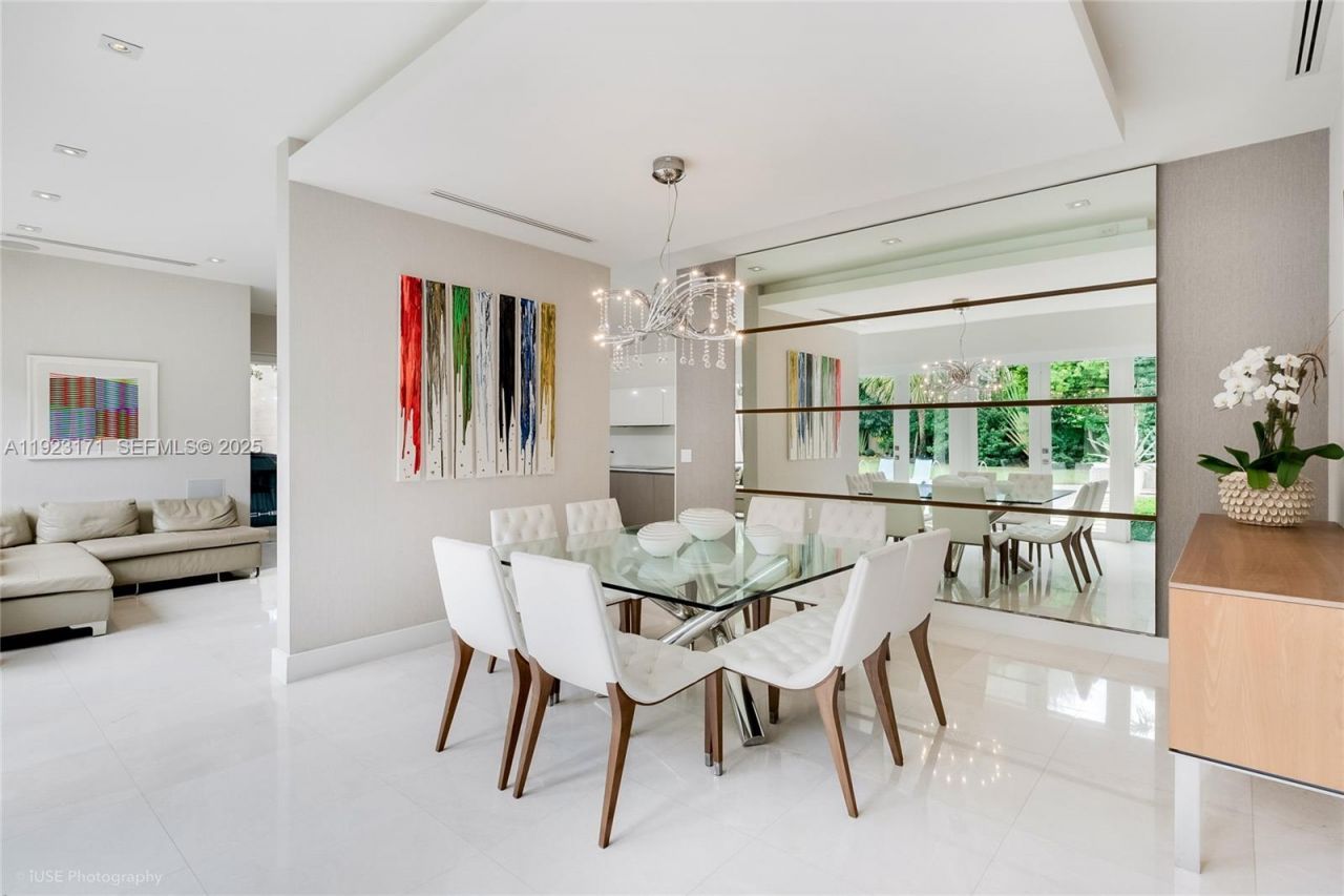 137 W Shore Dr W, Miami, FL 33133 Photo