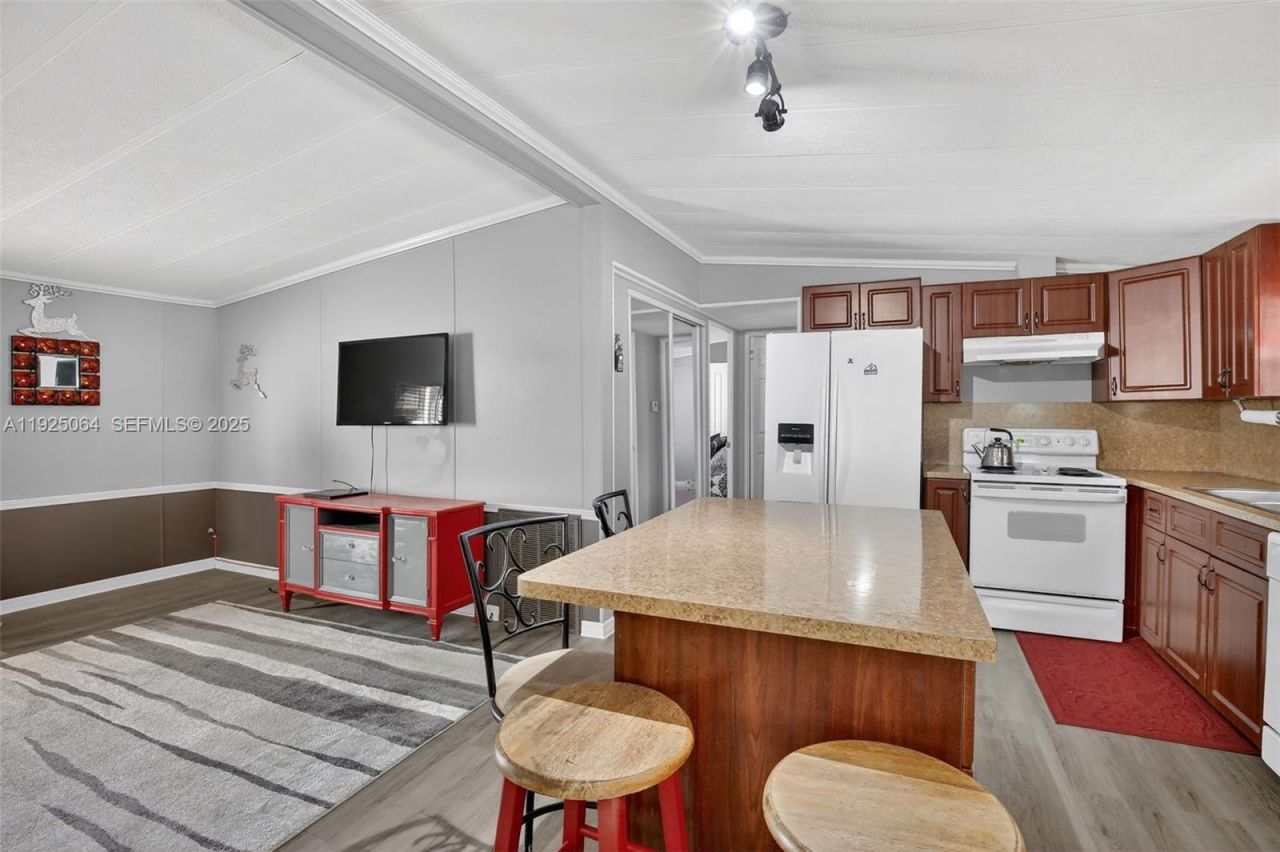 3024 SW 52nd St, Dania Beach, FL 33312 Photo