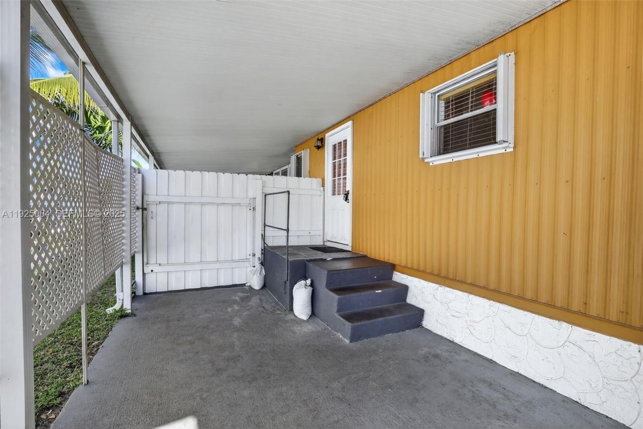 3024 SW 52nd St, Dania Beach, FL 33312 Photo