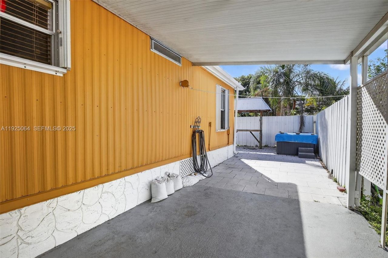 3024 SW 52nd St, Dania Beach, FL 33312 Photo