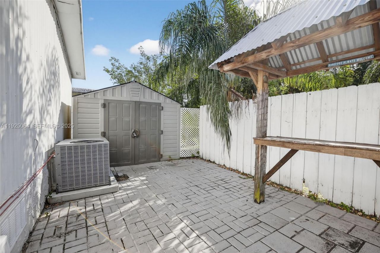 3024 SW 52nd St, Dania Beach, FL 33312 Photo