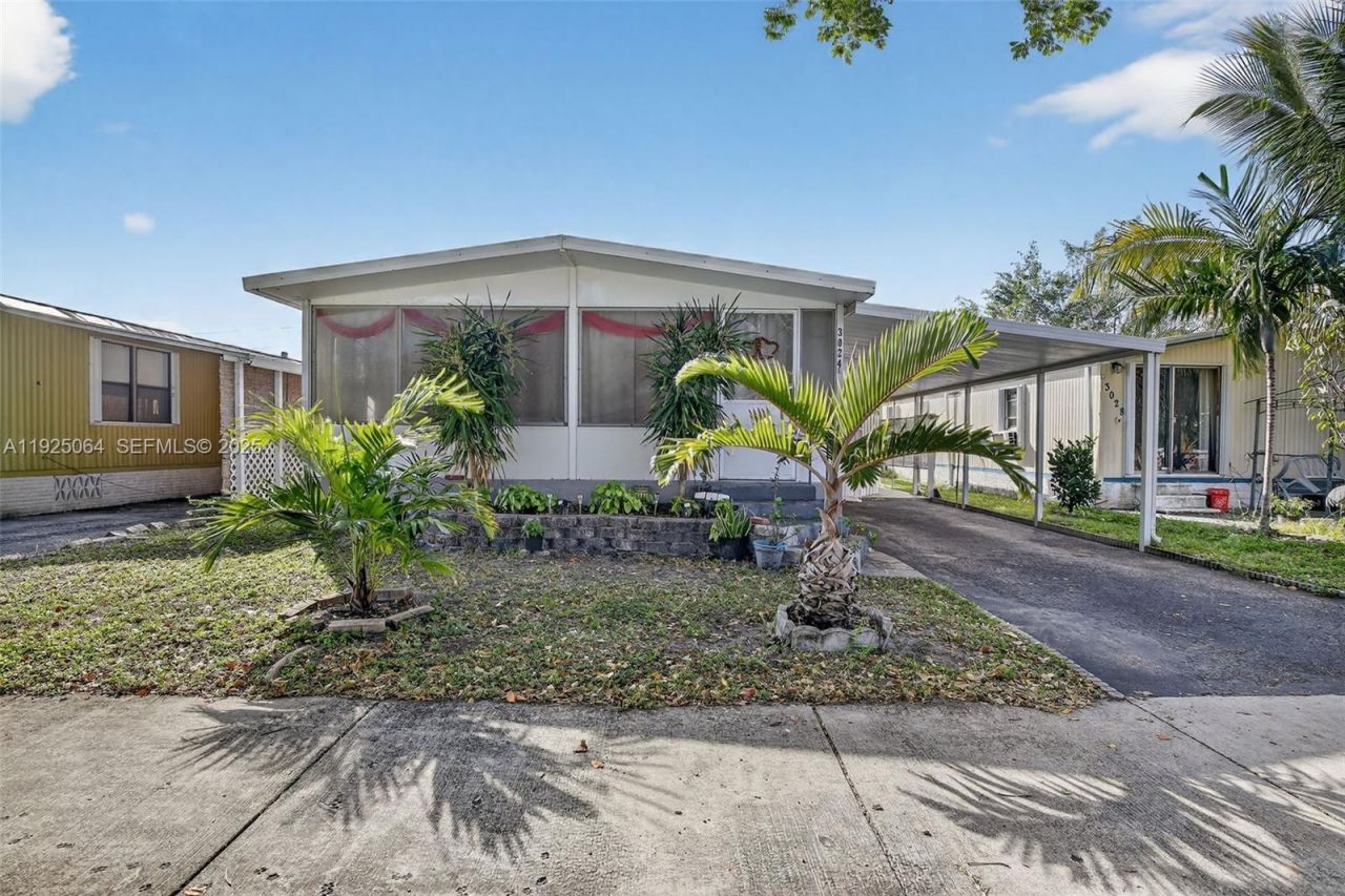 3024 SW 52nd St, Dania Beach, FL 33312 Photo
