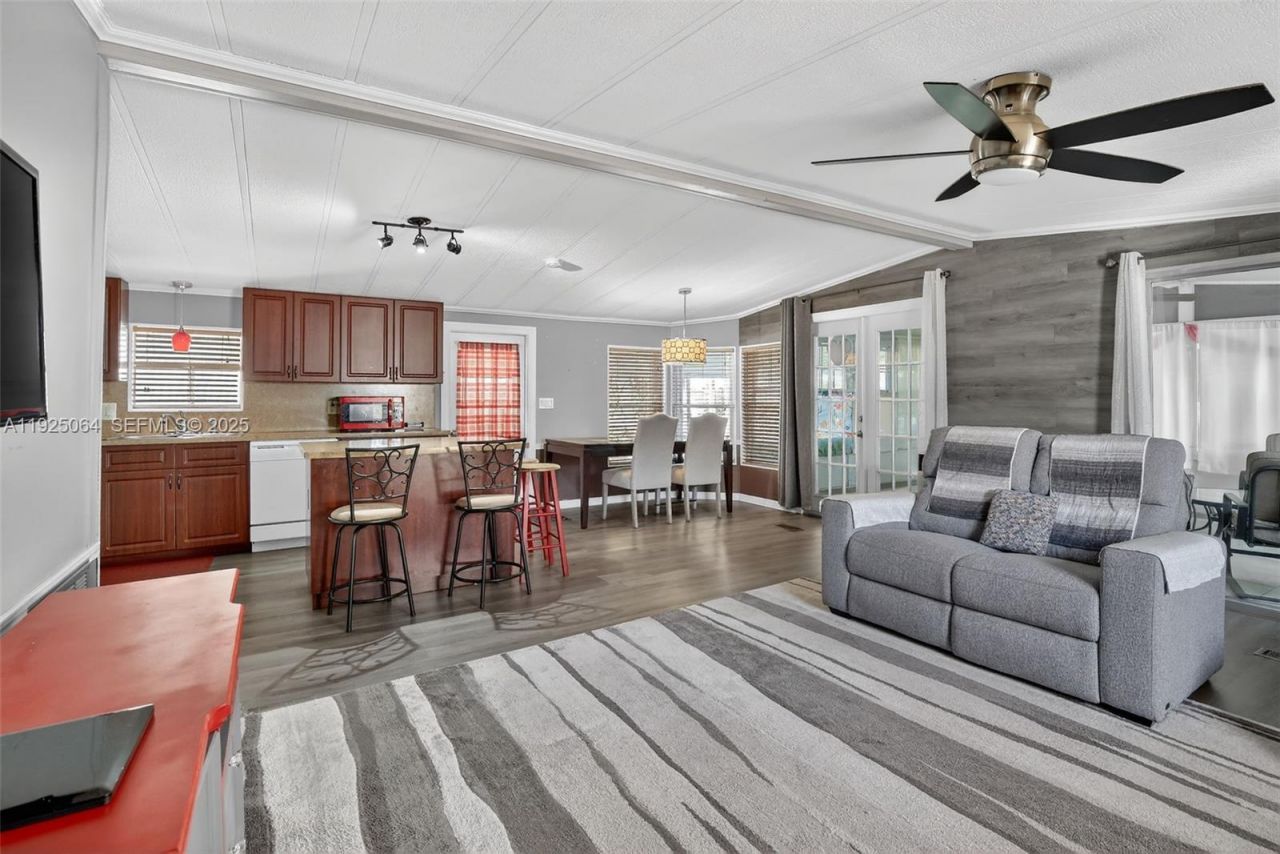 3024 SW 52nd St, Dania Beach, FL 33312 Photo