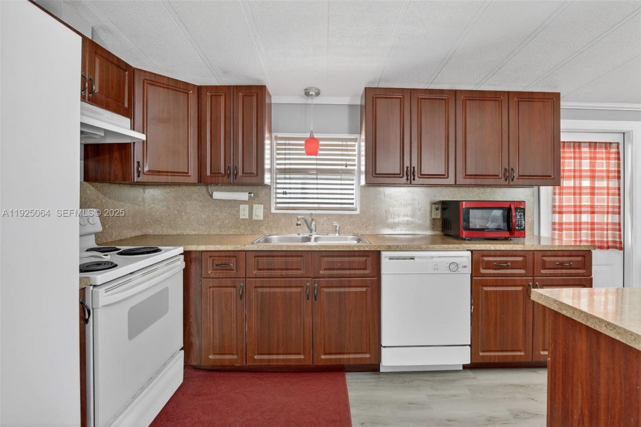 3024 SW 52nd St, Dania Beach, FL 33312 Photo