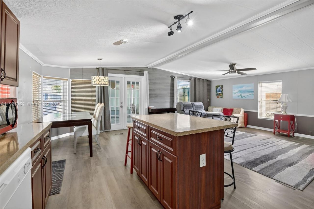 3024 SW 52nd St, Dania Beach, FL 33312 Photo