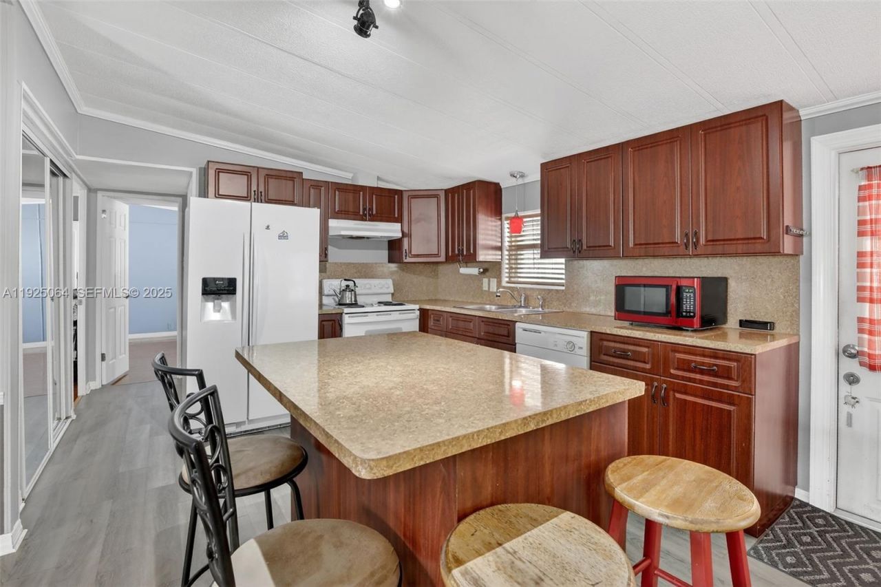 3024 SW 52nd St, Dania Beach, FL 33312 Photo