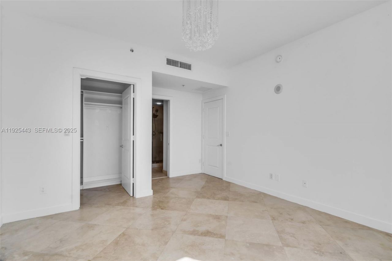 315 NE 3rd Ave, Unit 1805, Fort Lauderdale, FL 33301 Photo