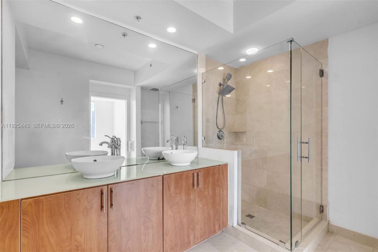 315 NE 3rd Ave, Unit 1805, Fort Lauderdale, FL 33301 Photo