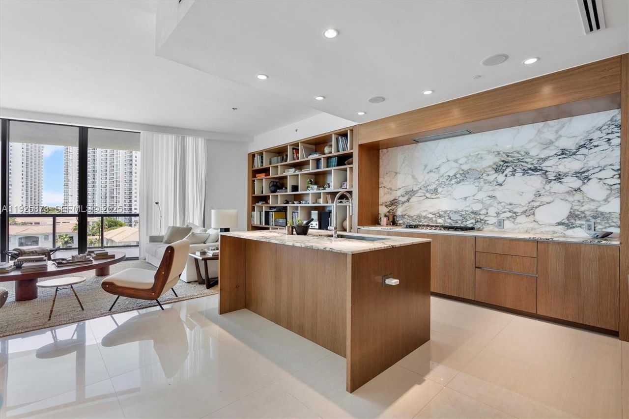 3250 NE 188th St, Unit 608, Aventura, FL 33180 Photo